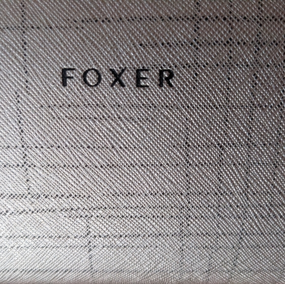 Gold Wristlet with Zipper - Picture 4 of 6